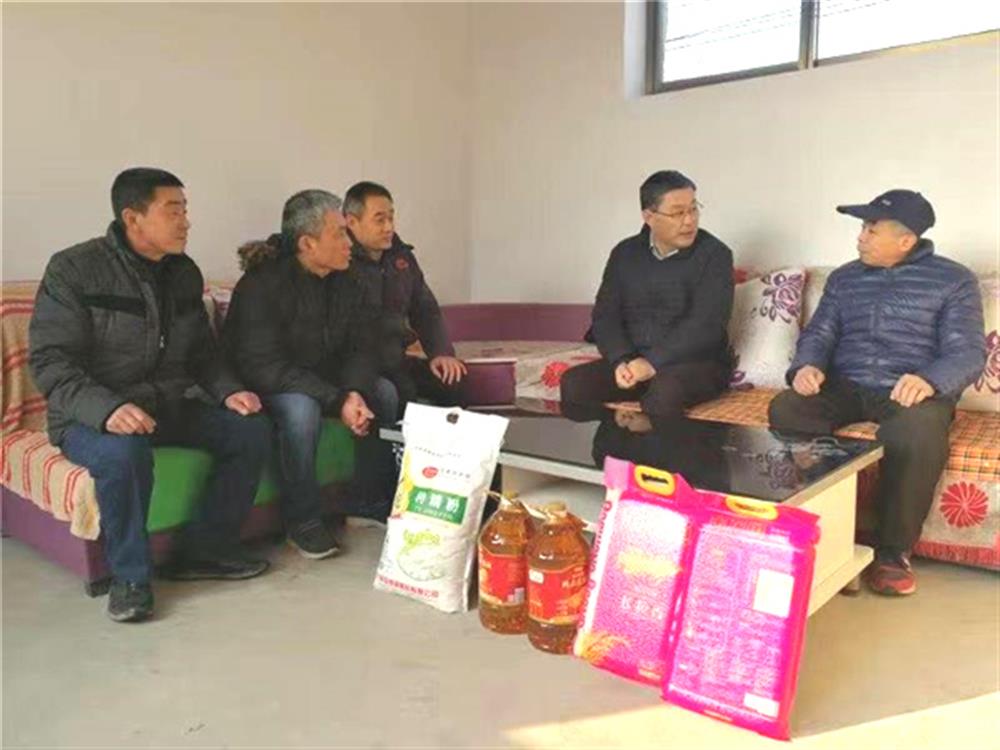 濟南產(chǎn)發(fā)集團(tuán)節(jié)前走訪慰問第一書記任職村困難群體